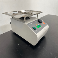 Corning LSE Digital MIcroplate Shaker image 0